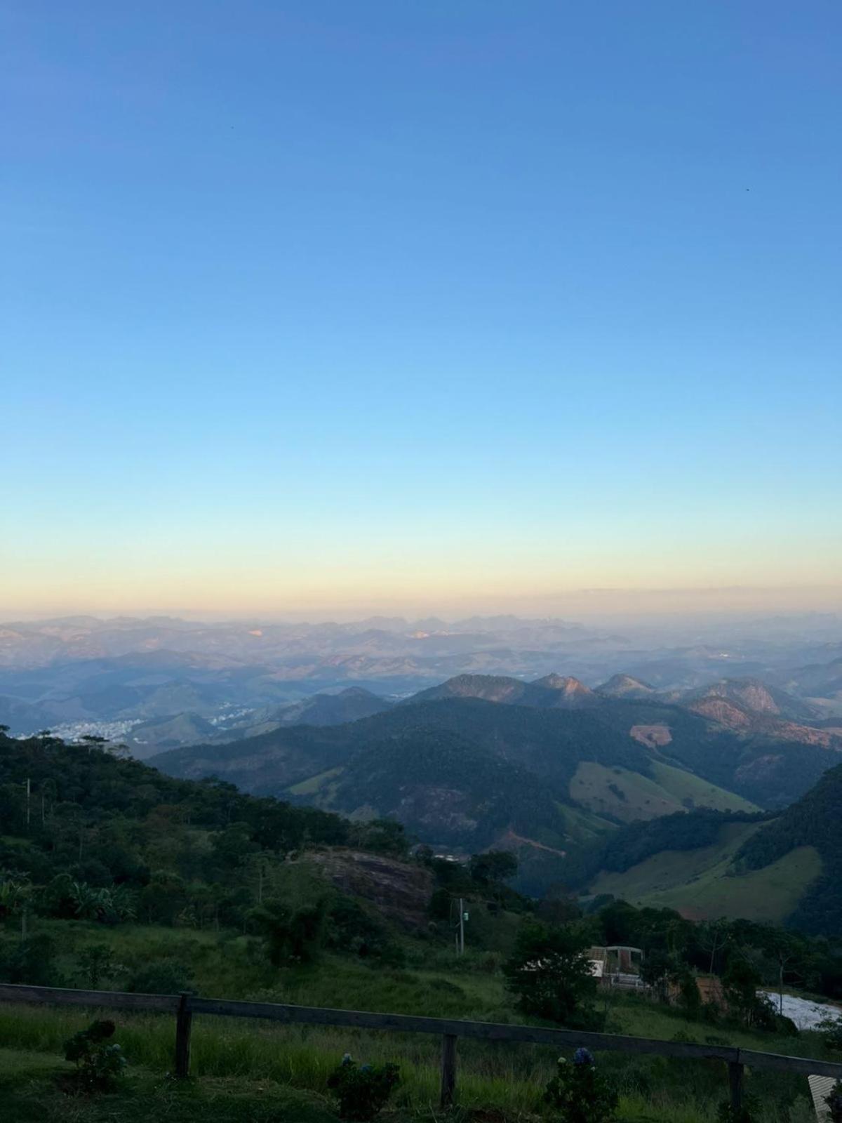 Chapeu Das Montanhas Castelo 外观 照片